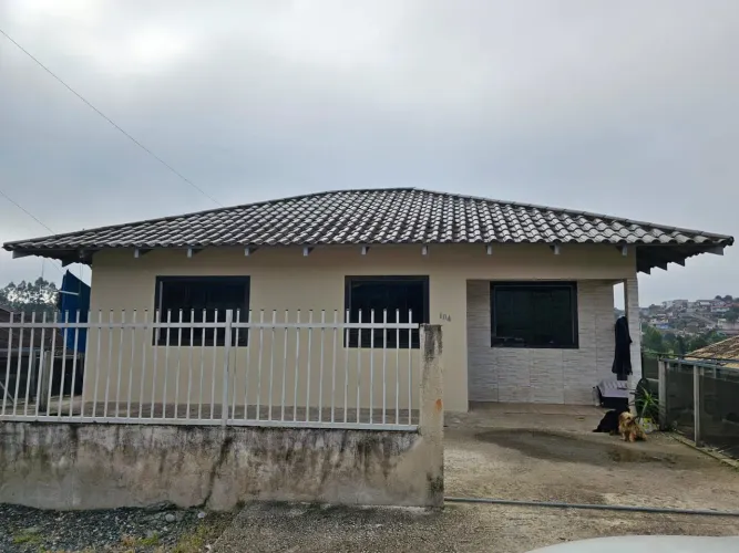 DUAS CASAS À VENDA - ÓTIMA OPÇÃO PARA MORADIA OU INVESTIMENTO!