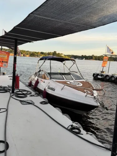 Lancha focker 215 ano 14 motor opt max 150