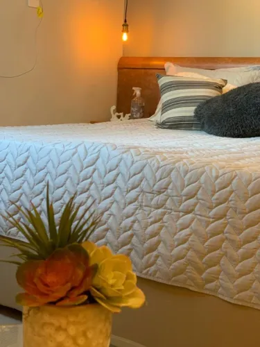 Quarto e Sala no miolo da Praia do Canto - Luxo