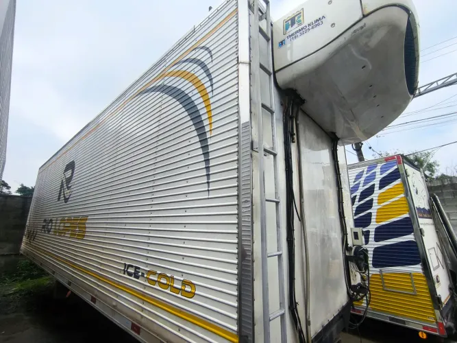 Baú de truck 8,5 T880R