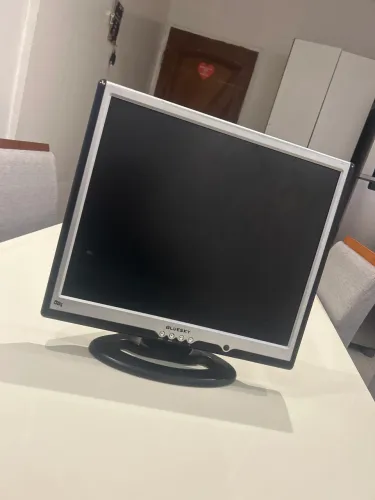 Monitor Bluesky 19? STFT19 com DEFEITO (LEIA DESCRIÇÃO).