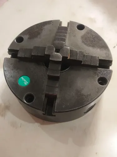 Placa de Torno Union 4 Castanhas Auto centrante 210mm (barato pra vender) estado de nova.