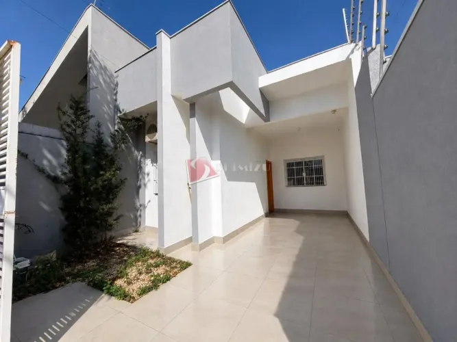 Linda casa toda mobiliada, com 8 placas solar, 2 ar condicionados