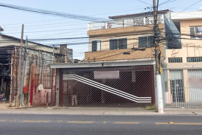 Casa comercial na Avenida Cangaíba, 2862  220 m²