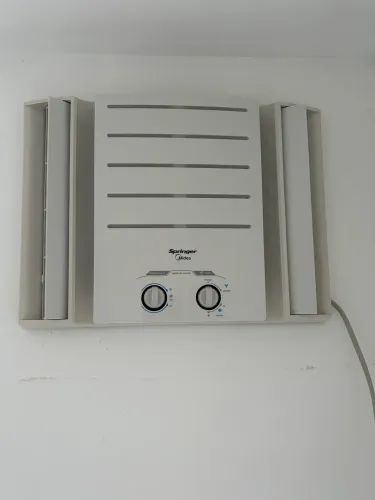 Ar-condicionado de Janela Springer Midea 7.500 BTUs 127V - Classe A