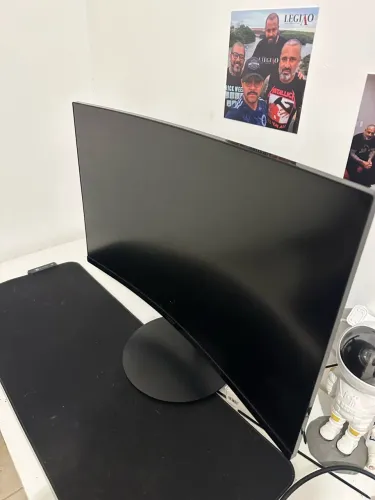 Monitor Acer curvo 27 165hz