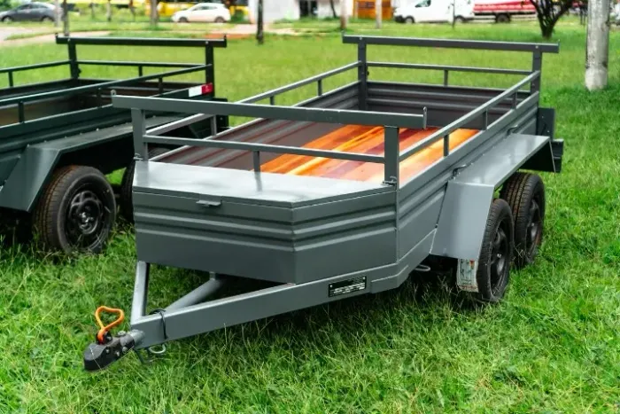 Carretinha Trucada 2.50 x 1.20 c/ bauzinho - Modelo Reforçado
