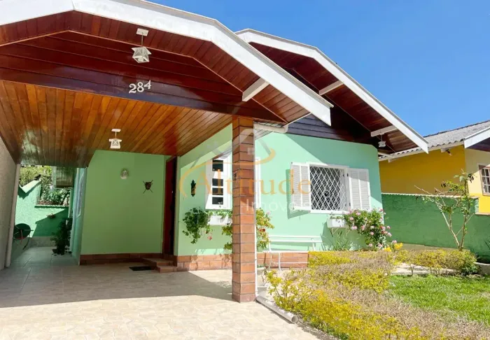 Casa na Vila Floresta Negra com 2 Dormitórios e Jardim bem cuidado