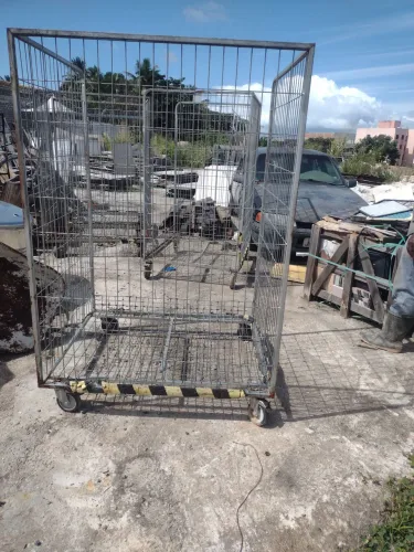 Grades com rodinhas tipo quadra volume
