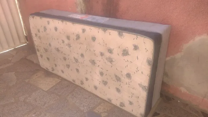 vendo cama box de solteiro