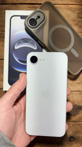 Iphone 16e 128gb l bateria 95% l uso pessoal - única dona