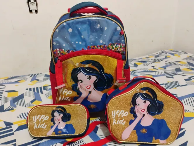 Kit Mochila Infantil Branca de Neve / Bolsa Escolar Menina / Mochila de Rodinhas + Lanchei