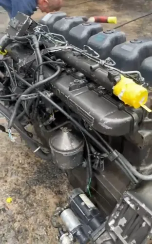 motor Scania K94.