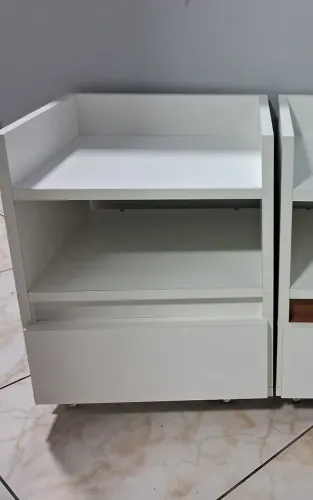 Mesa cabeceira Branca