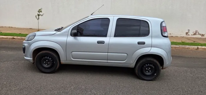 Fiat Uno Attractive 1.0 EVO Fire Flex 8V 5P 2021