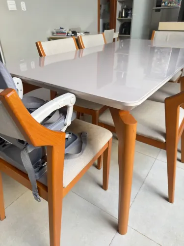 Mesa com cadeiras