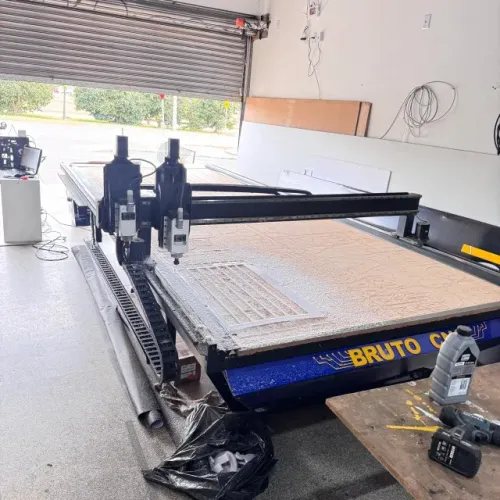 Cortes em router CNC no Riacho Fundo 2