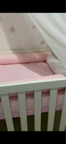Enxoval de berço bordado, menina