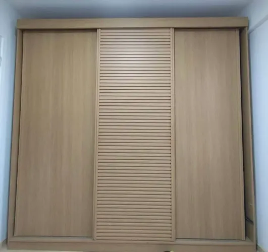 Guarda roupa de 3 portas de correr  modelo marambaia  da madeira  madeira