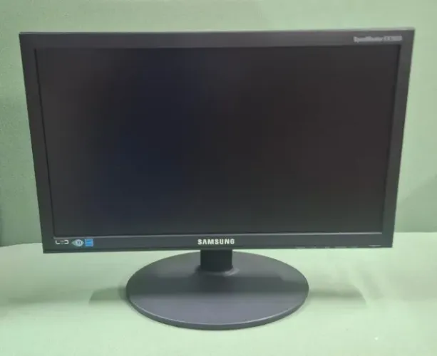 Monitor Samsung 18.5" LED VGA/DVI/HDMI (adaptador)