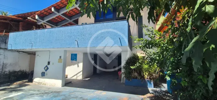 Casa comercial, localizado em Amaralina. codigo: 366197