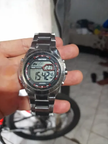 Vendo um relógio mormai digital funcionando perfeitamente