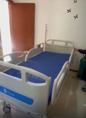Cama Hospitalar Motorizada 7Lives + Colchão Anti-Escara