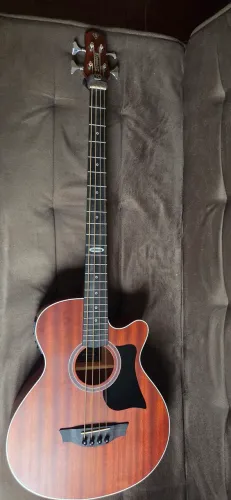 Vendo baixolão Strinberg 240c !!