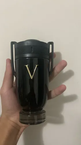Perfume INVICTUS VICTORY ORIGINAL PELA METADE