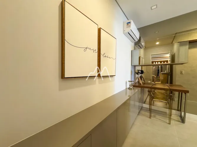 Apartamento à venda em frente a praça São Francisco em Jurerê Internacional