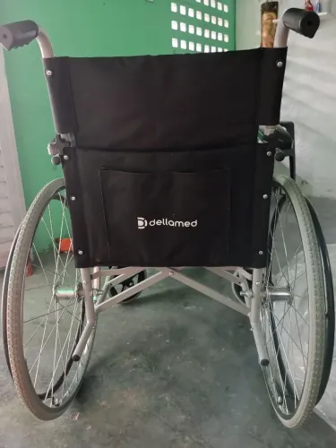 Cadeira de rodas nova! 