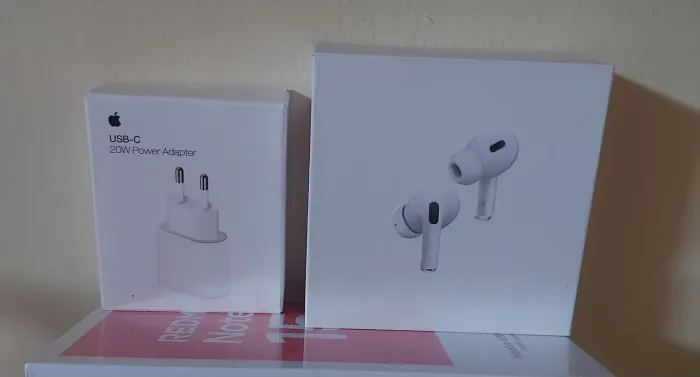 Fone pro 2 c/carregador maçã novos
