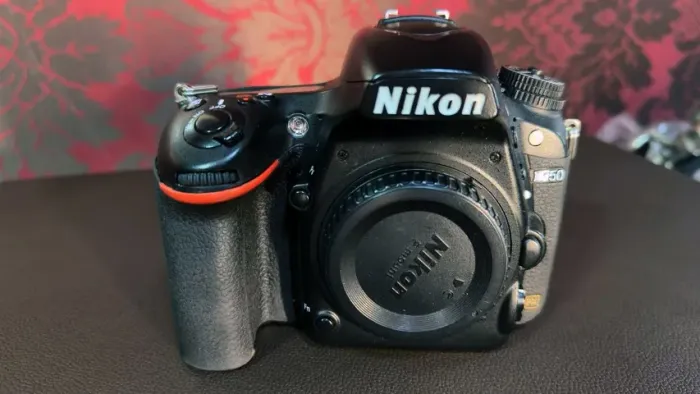 NIKON D750