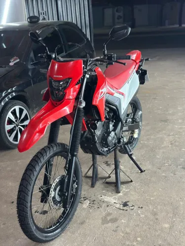 Moto novo com apenas 5.000 rodados