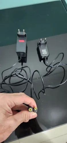 2 Fontes de Alimentação AC/DC 12V 2,5A e 5V 2A - Funcionando
