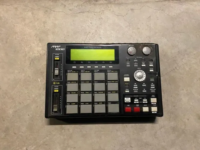 Centro de Produção - AKAI MPC 1000