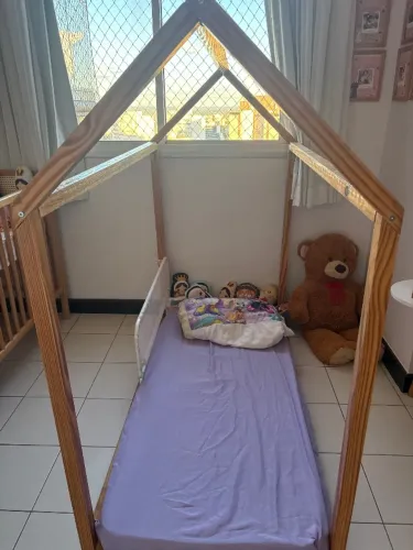 Mini cama montessoriana casinha 
