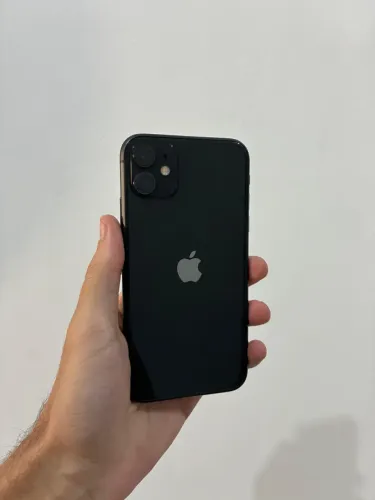 iPhone 11 64gb com carregador