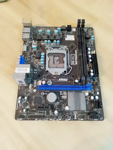 Placa mãe MSI H61M antiga