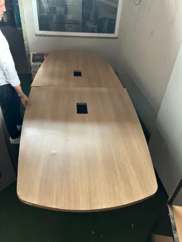 Mesa de escritório reunião grande