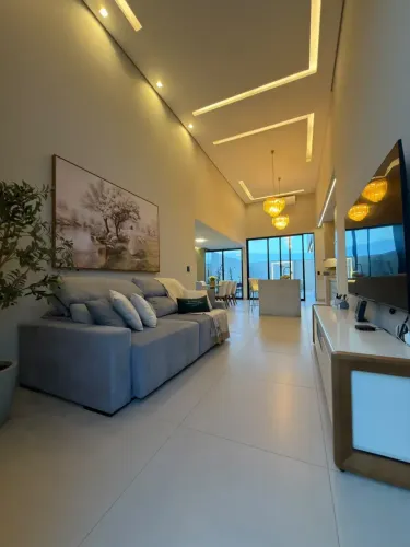 Casa espetacular a venda no Condomínio Maria Julia, muito luxo e confortável