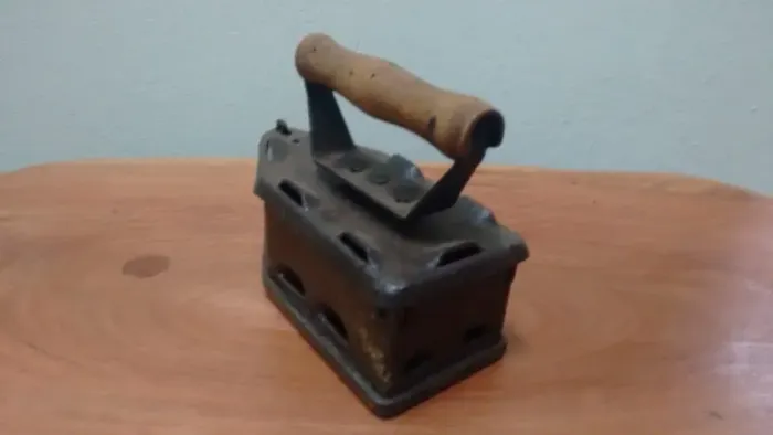 Ferro a Brasa Antiguidade