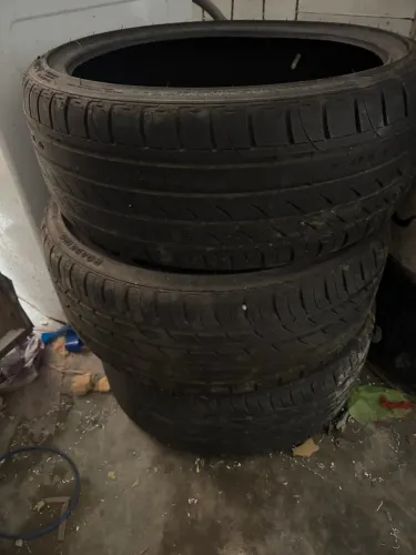 Pneus Aros 20 225/30 R20