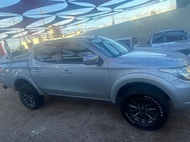 Caminhote Triton 2018/2019 automática 2.4 <br>153 mil km rodado,revisada .