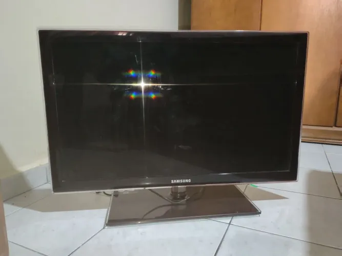 TV Samsung 32 UN32D4003 - Tela Trincada p/ Retirada Peças