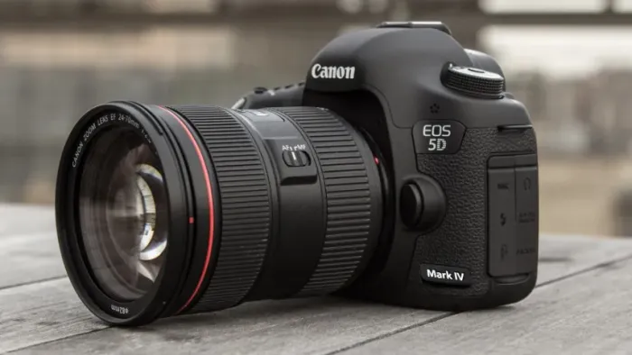 Canon 5D Mark IV com 6mil cliques, na caixa e pouco uso. Como nova!
