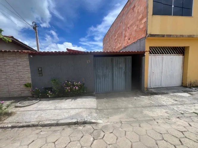 Casa muito bem localizada pertinho da praia
