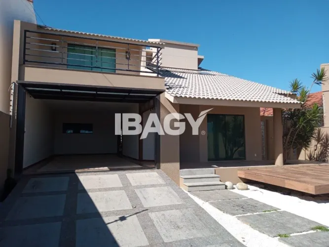 Excelente Casa 3 dormitório(s) em Balneario - Florianópolis