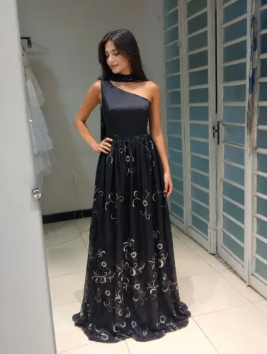 Vestido preto festa
