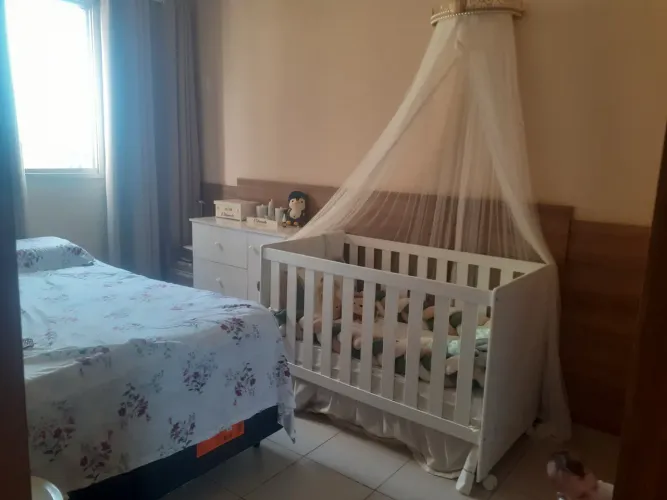 Vendo berço usado ótimo estado 1 ano de uso. 